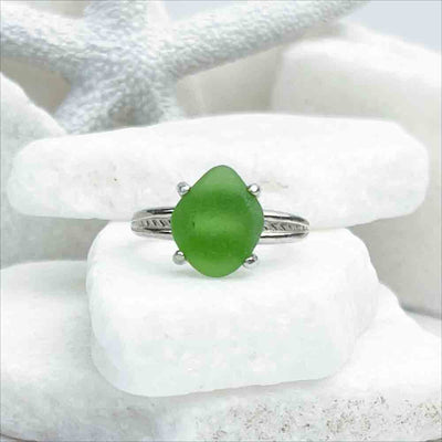 Diamond-Shaped Green Sea Glass Ring in Sterling Silver Decorative Band Size 7