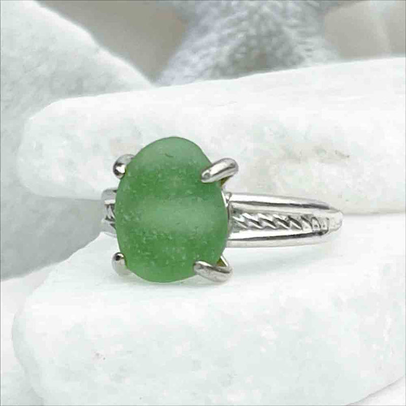 Cheerful Kelly Green Sea Glass Ring in Sterling Silver Decorative Band Size 7 | 